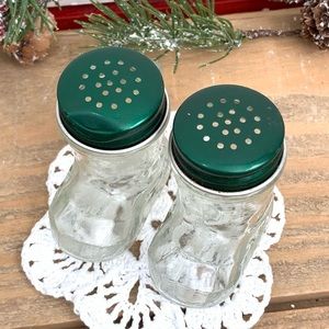 Vintage Santa Claus Boots Salt Pepper Shakers / Vintage Christmas Salt & Pepper
